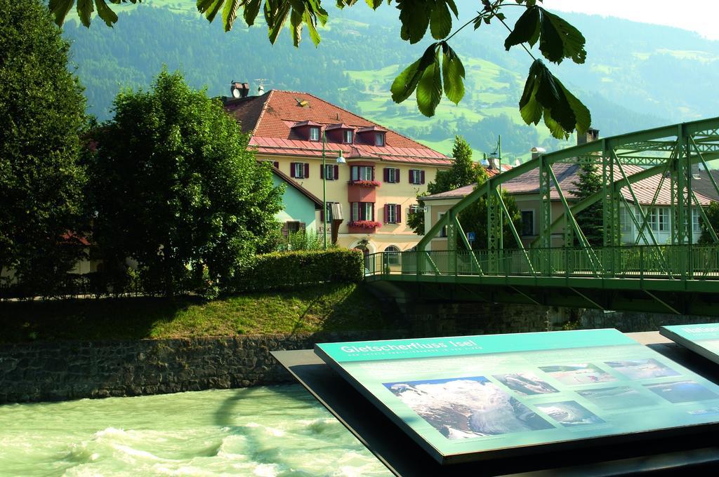 Gasthof Goldener Fisch Лиенц Екстериор снимка